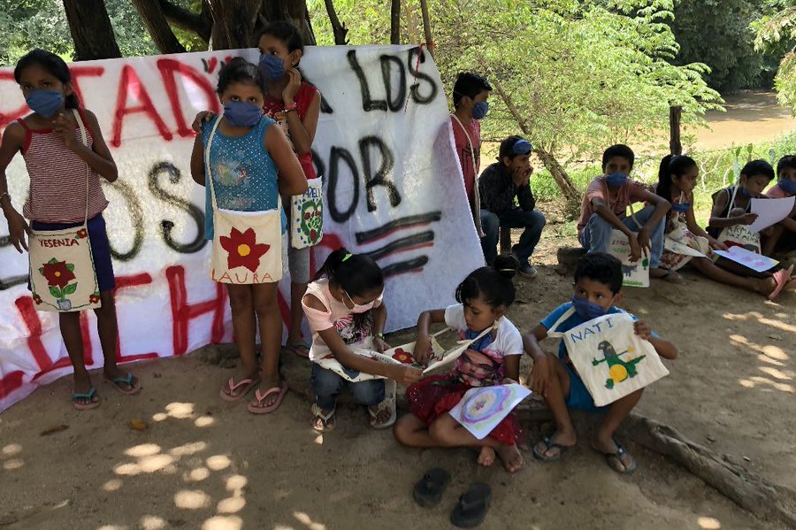 Desplazados en Guerrero exigen la liberación de dos ecologistas